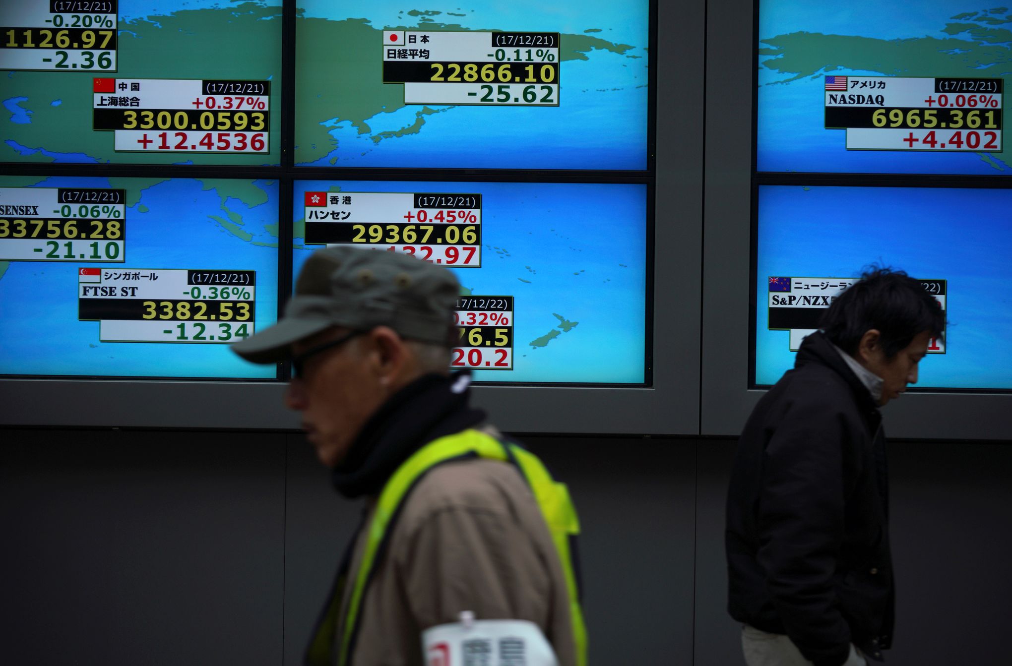 Catalonia weighs on European markets as bitcoin tanks again | The Seattle  Times