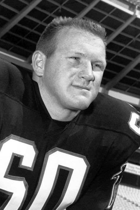 Fans react: Tommy Nobis, 'Mr. Falcon,' is dead at 74