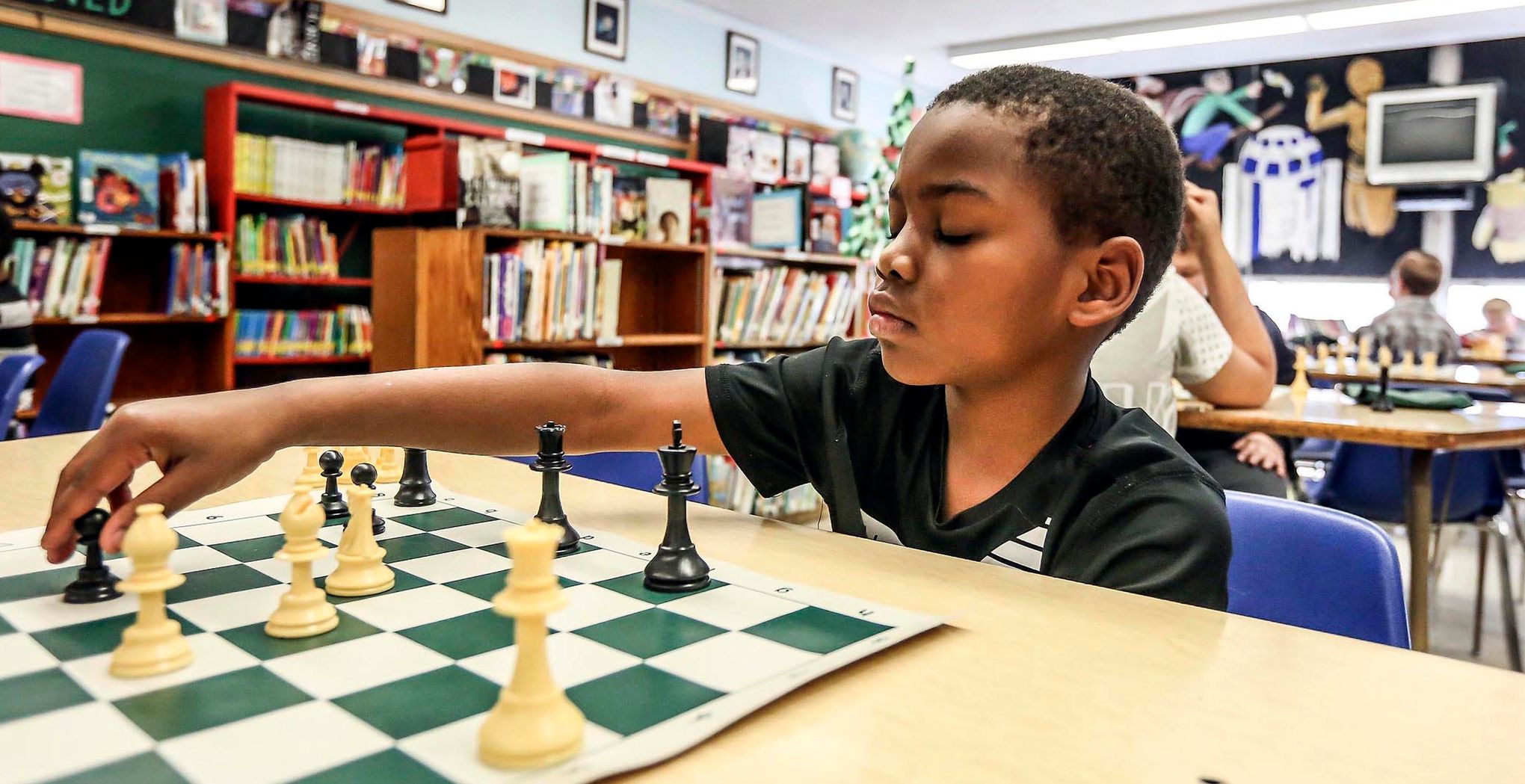 Decatur school's chess club making all the right moves