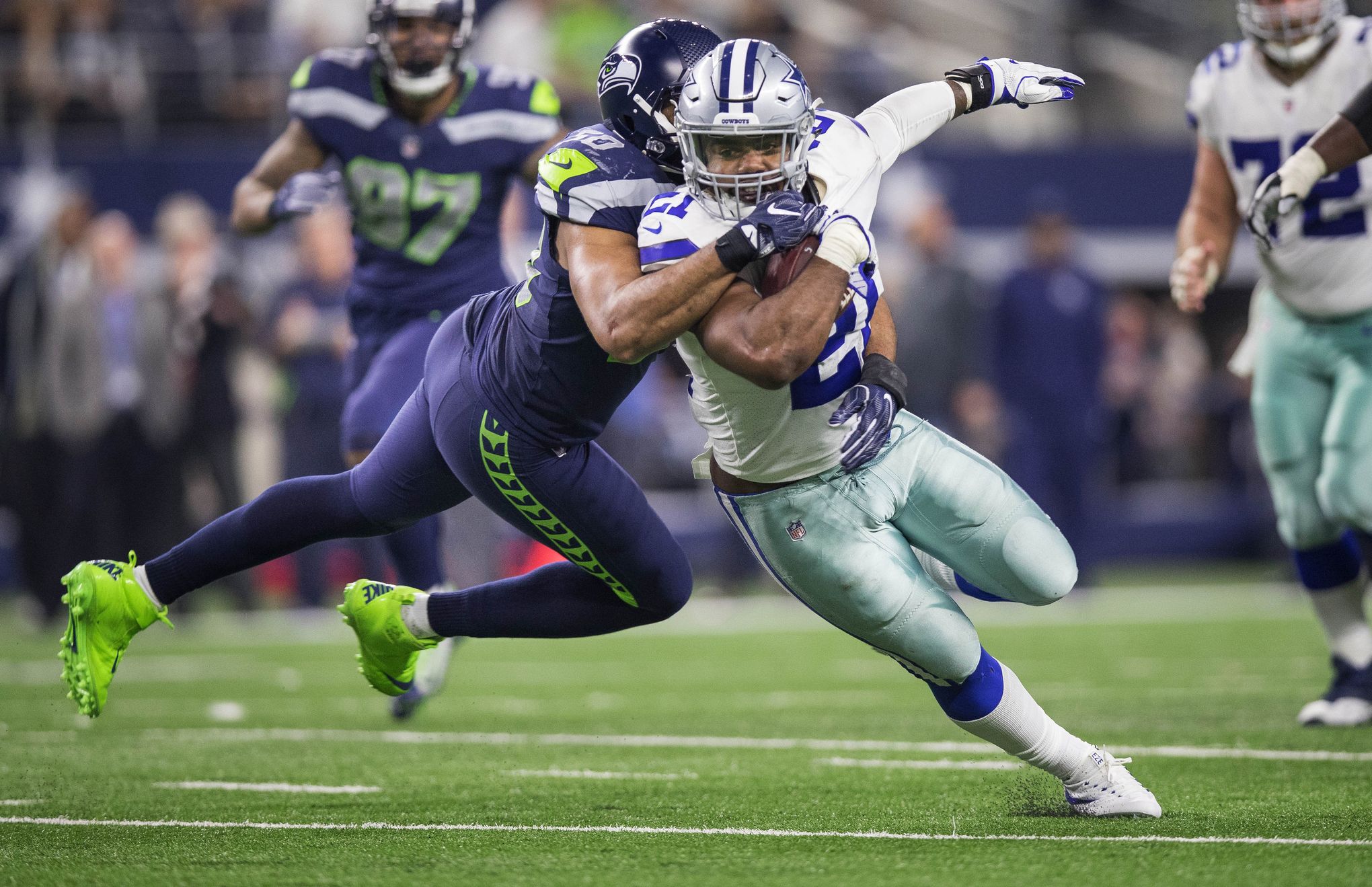 Seahawks stay alive for playoffs with 21-12 win over Cowboys - The