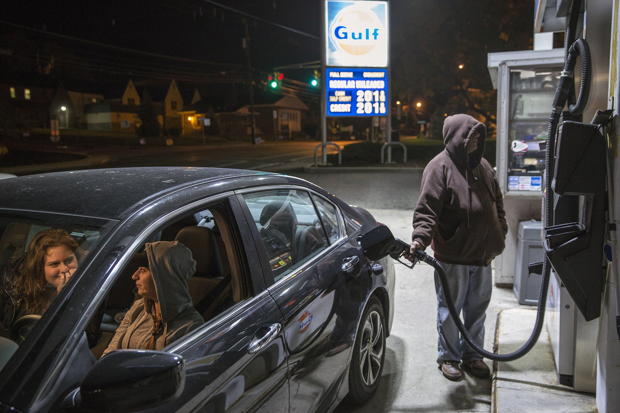 can you pump.gas with car on