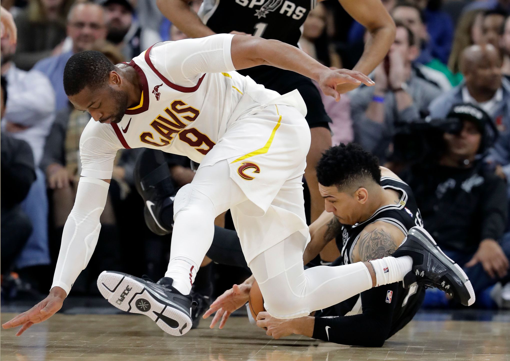 Derrick Rose leaves Cavaliers to handle 'personal matter