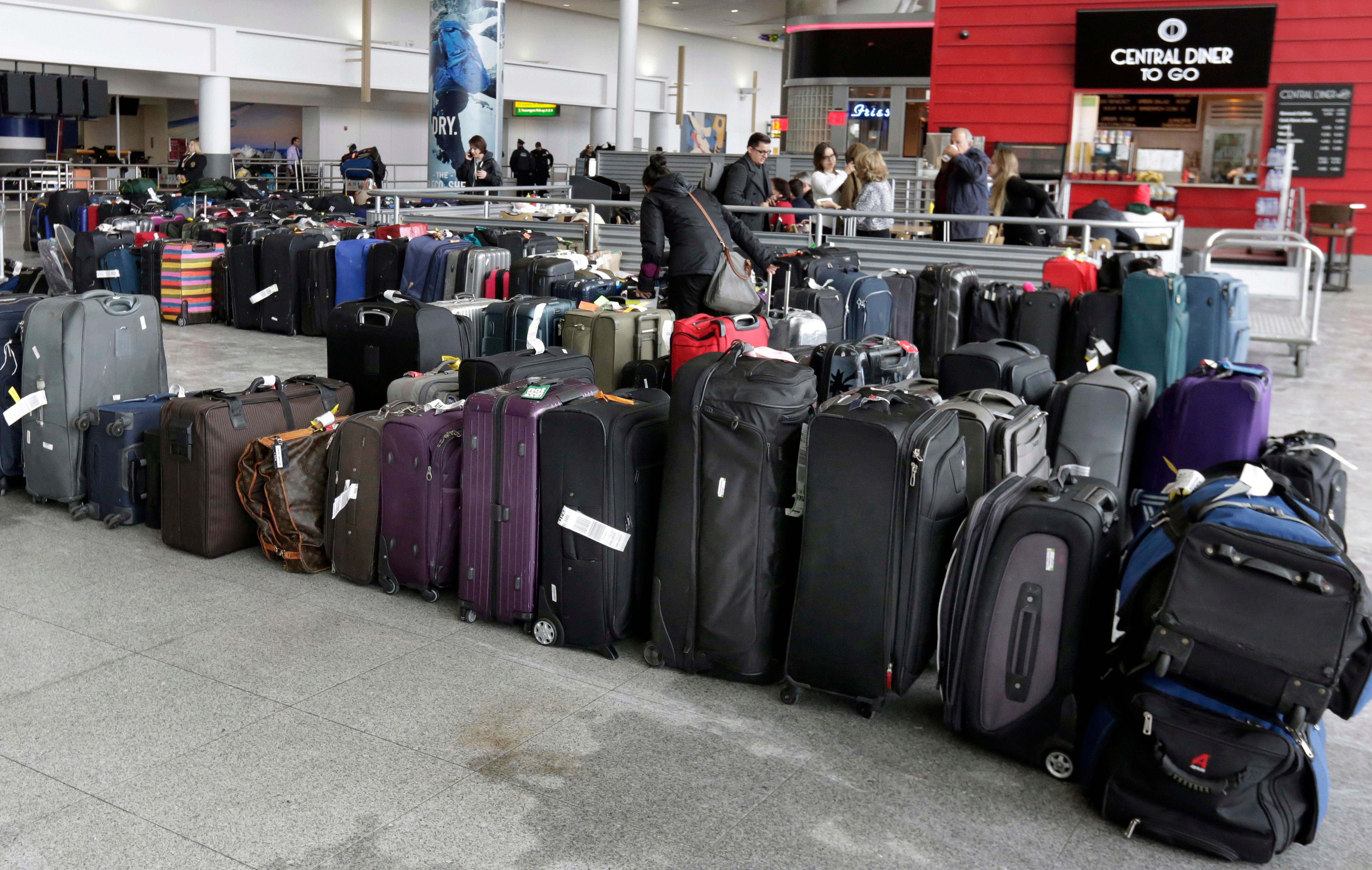 Airport discount unclaimed baggage