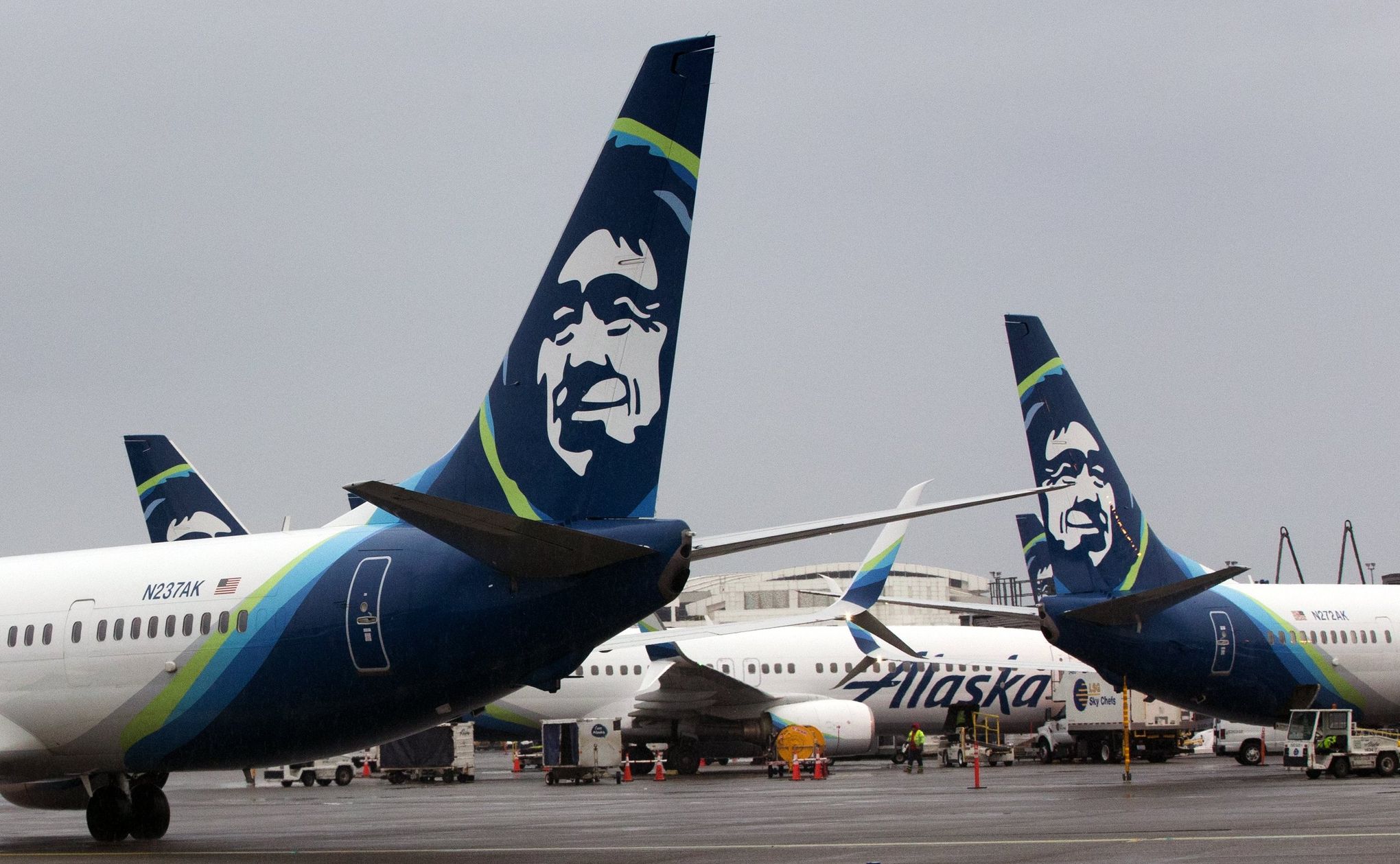Alaska Airlines Reveals New Employee Uniforms - One Mile at a Time
