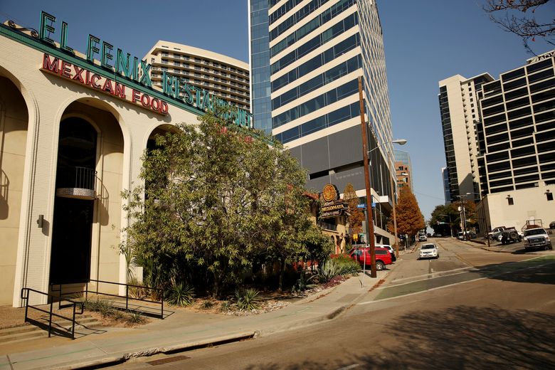 Dallas icon El Fenix was once at NorthPark. Puzzle Zoo and Wetzel's  Pretzels are now in this space.