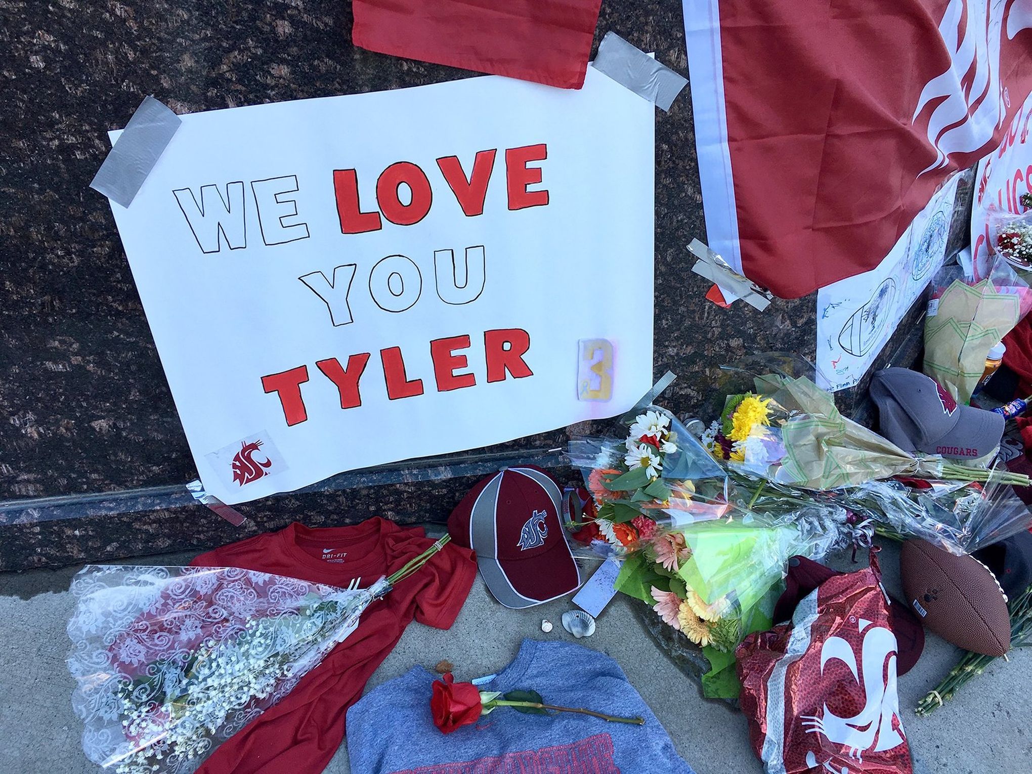 Former WSU QB Ryan Leaf explains emotional response to Hilinski's death 