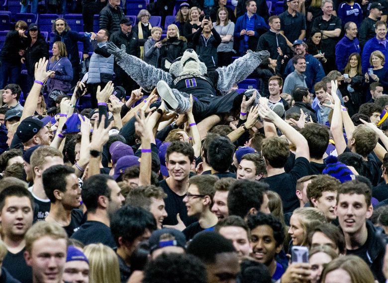 Washington stuns No. 9 Arizona 78-75 with Dominic Green's buzzer beater