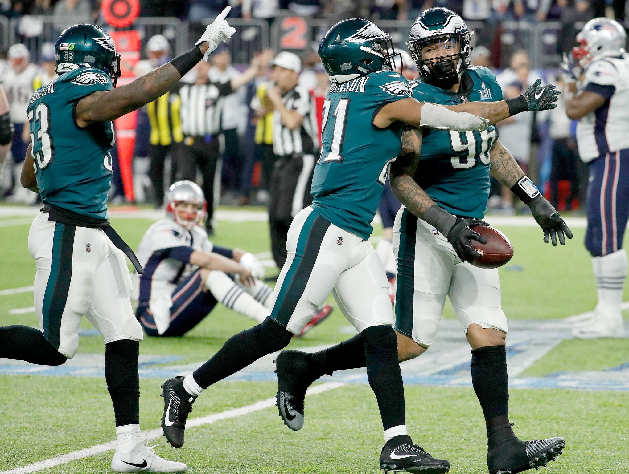 Super Bowl 2018: Eagles' Nick Foles catches TD pass, and Twitter goes crazy  