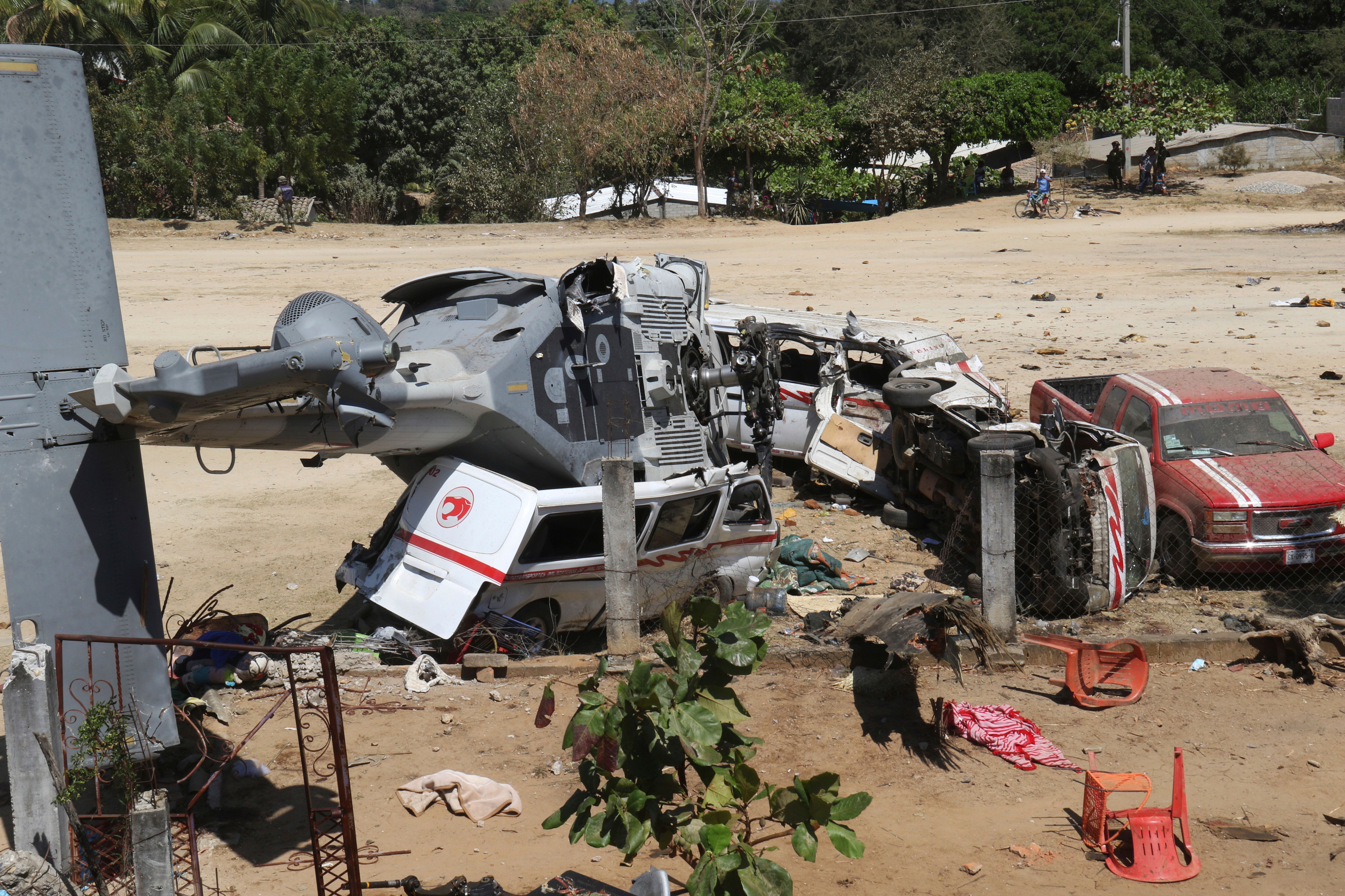 Copter on quake mission flips in Mexico, kills 13 on ground | The