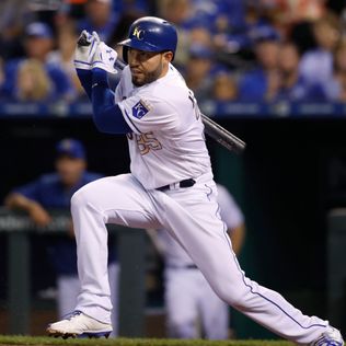 Eric Hosmer signs 8-year, $144 million deal with Padres, per reports 