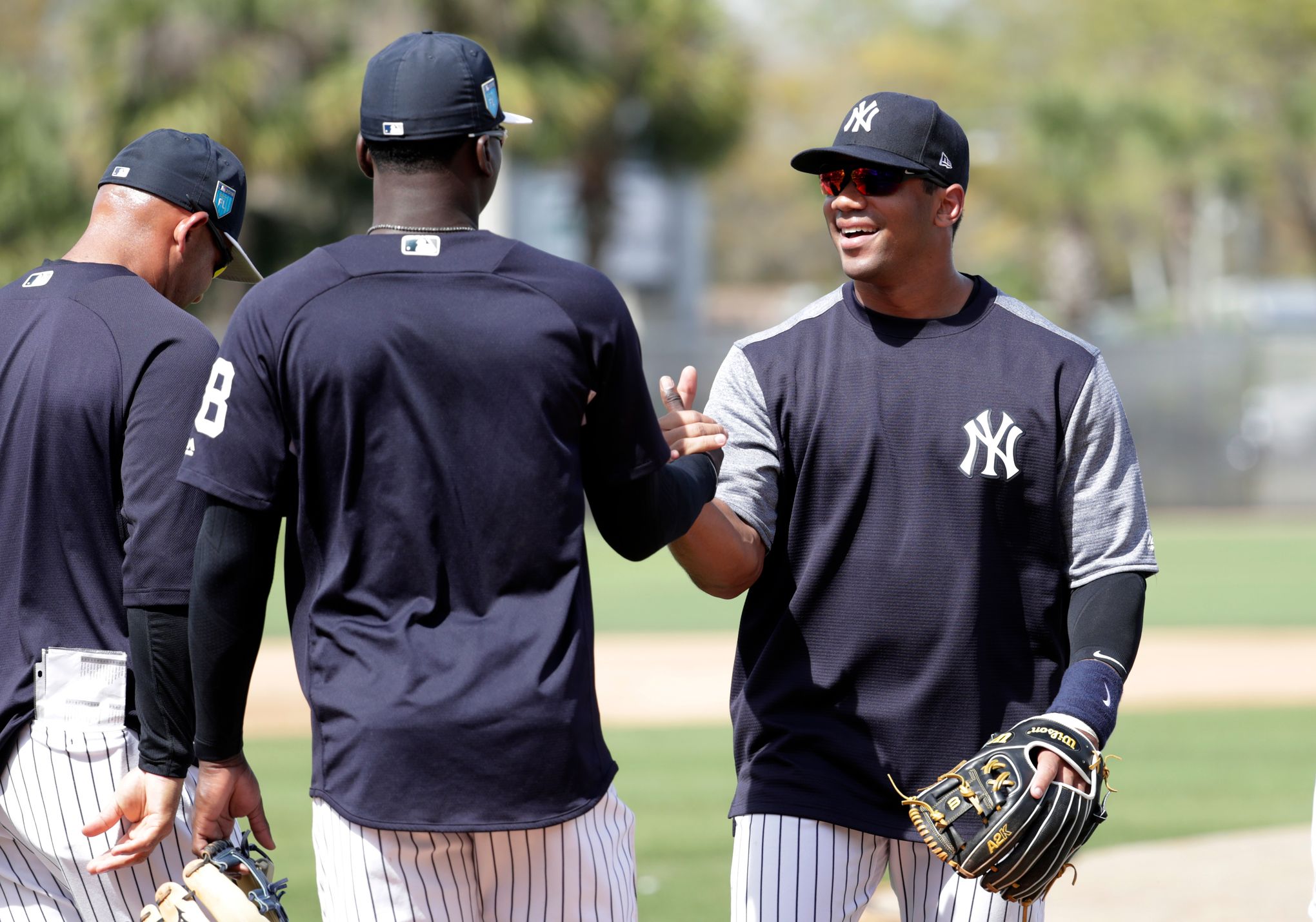 Russell Wilson Sizes Up the Yankees' Football Prospects - The New York Times