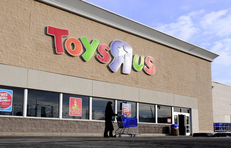 Toys R Us To Close All 800 Of Its U S