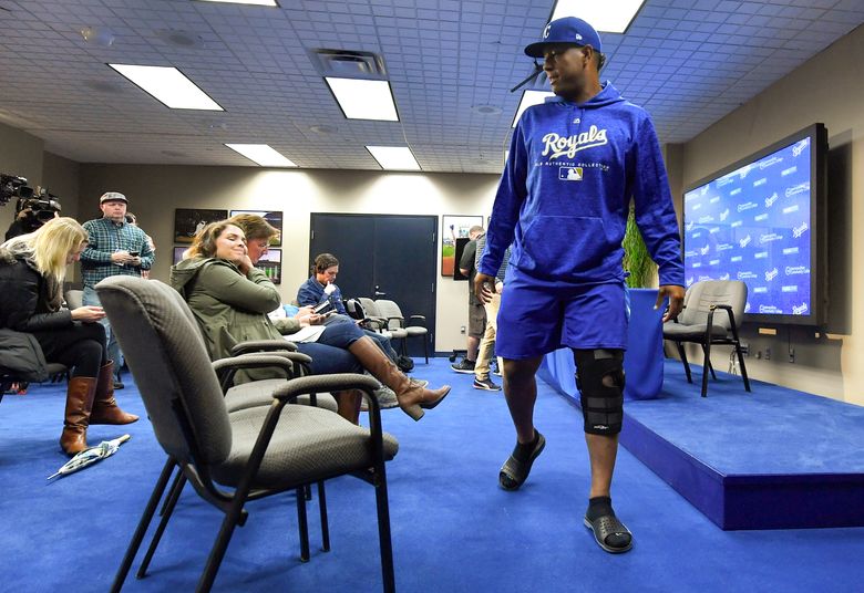 KC Royals Catcher Salvador Perez Suffers Knee Impact