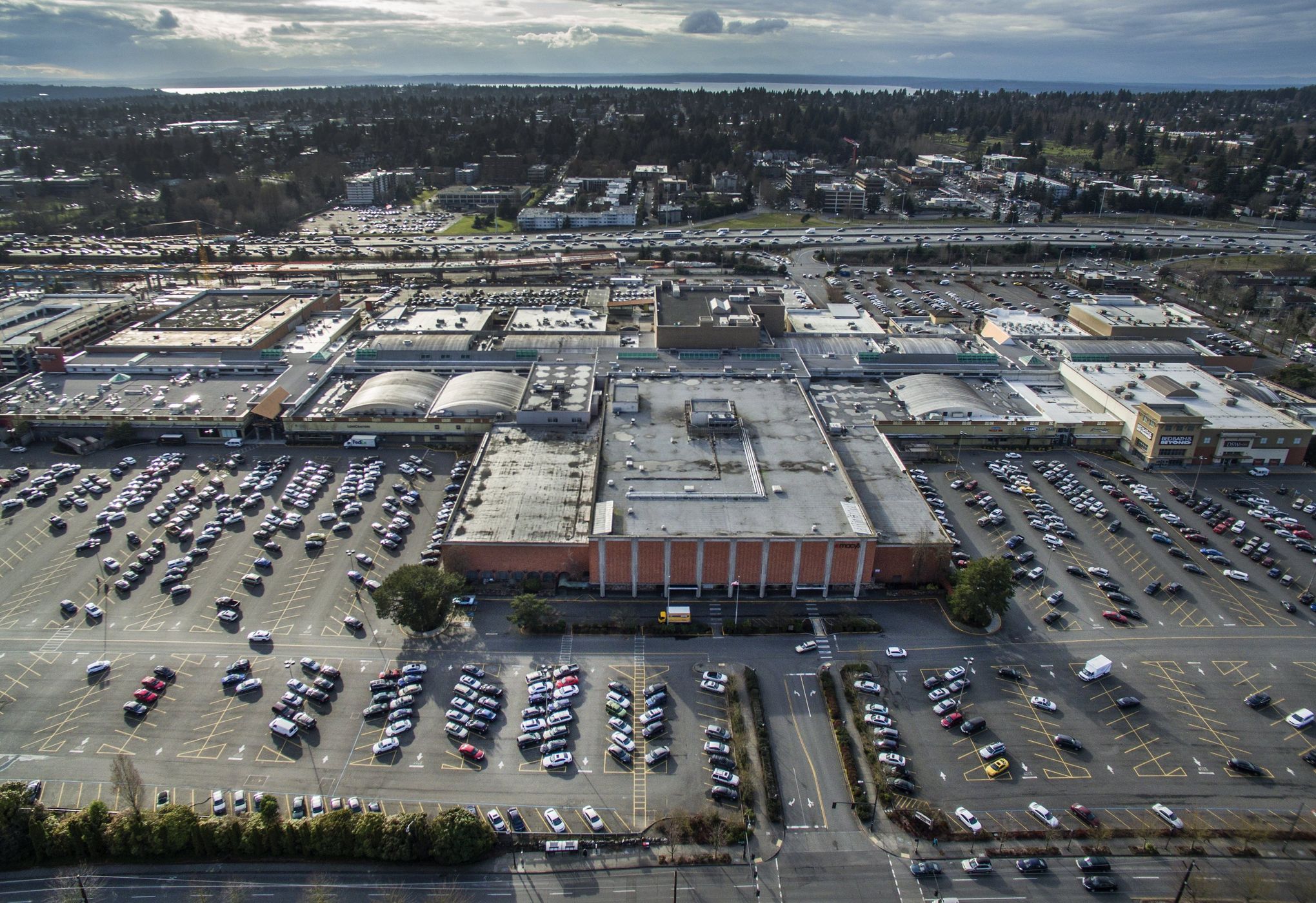 Vision revealed for NHL Seattle headquarters and community ice rink at  Northgate Mall