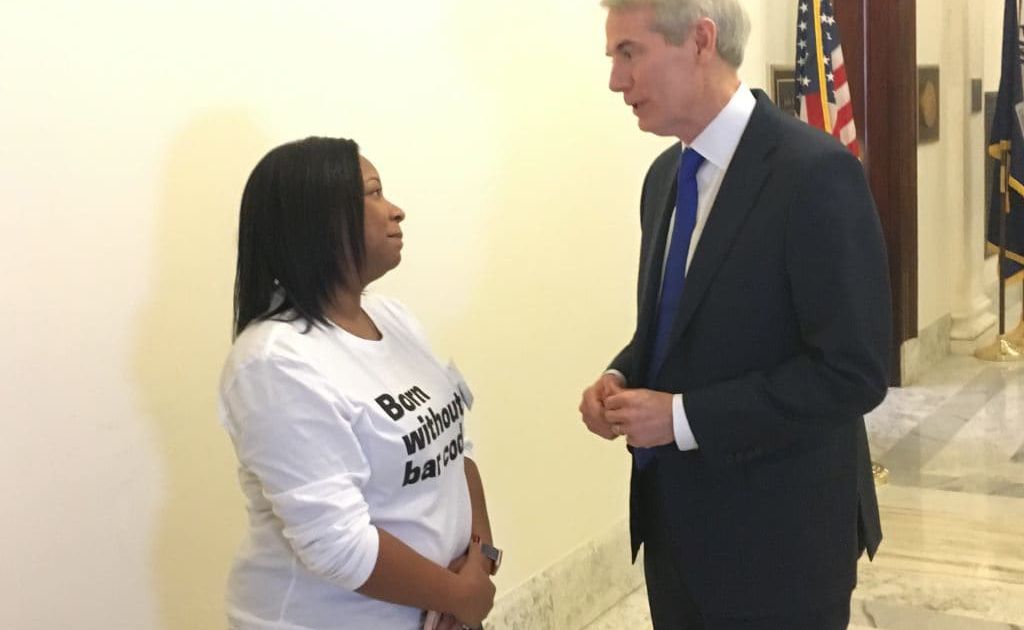 Bill enabling prosecutors to pursue websites that host sex traffickers