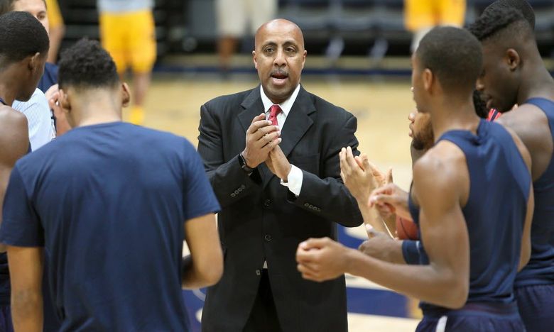 Pepperdine officials welcome back Lorenzo Romar for 2nd stint as coach |  The Seattle Times