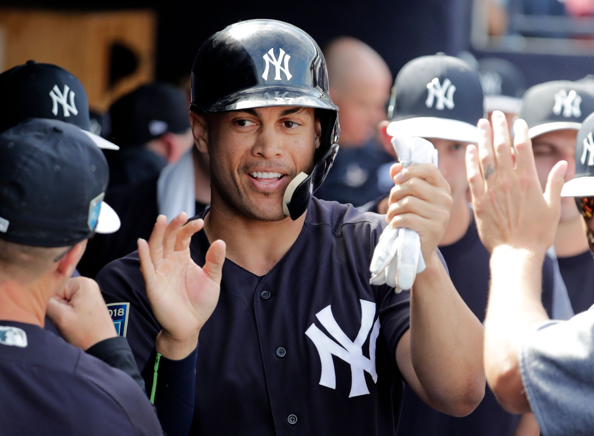 Gary Sanchez bashing 'over the top,' Yankees' Aaron Boone says 