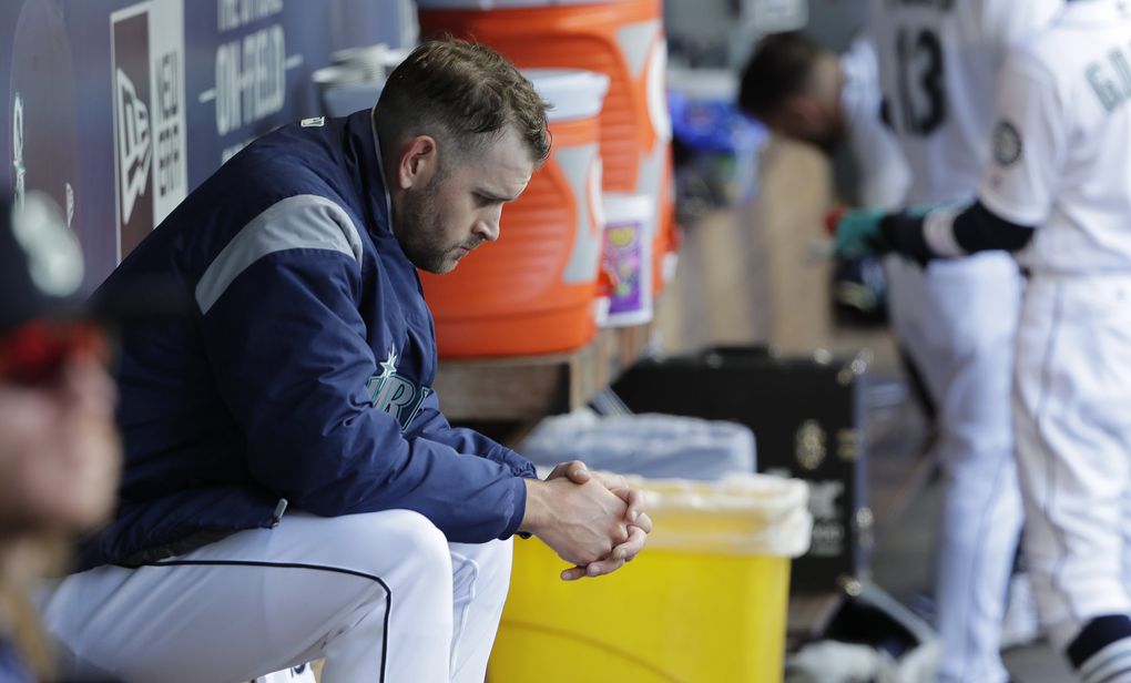 Rays' Kiermaier is covering his body with Vaseline to handle the cold