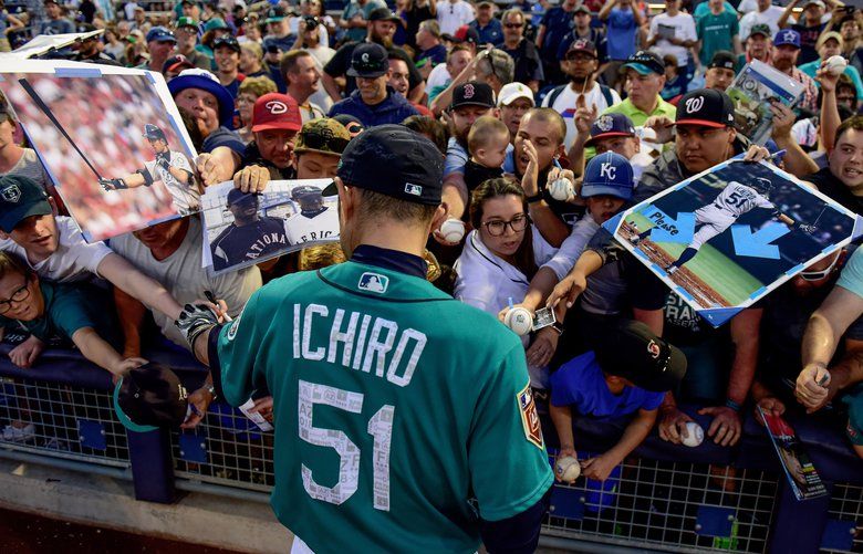 Another Mariners injury? Ichiro and Jean Segura exit Wednesday's