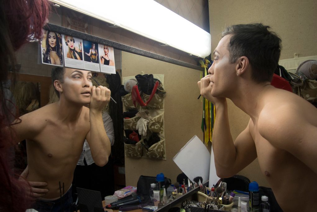 Chiroyli chizilgan qizlar