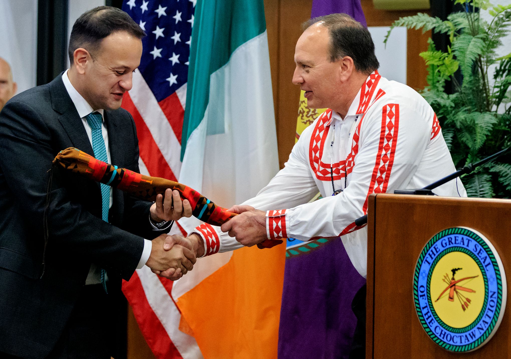 Irish prime minister thanks Choctaw Nation in Oklahoma | The Seattle Times