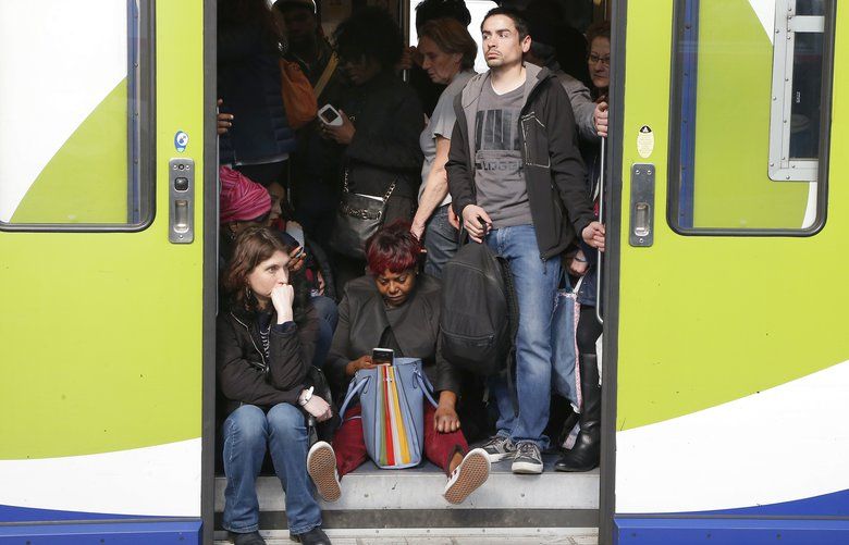 French riot police oust Sorbonne protesters; trains halt | The Seattle ...