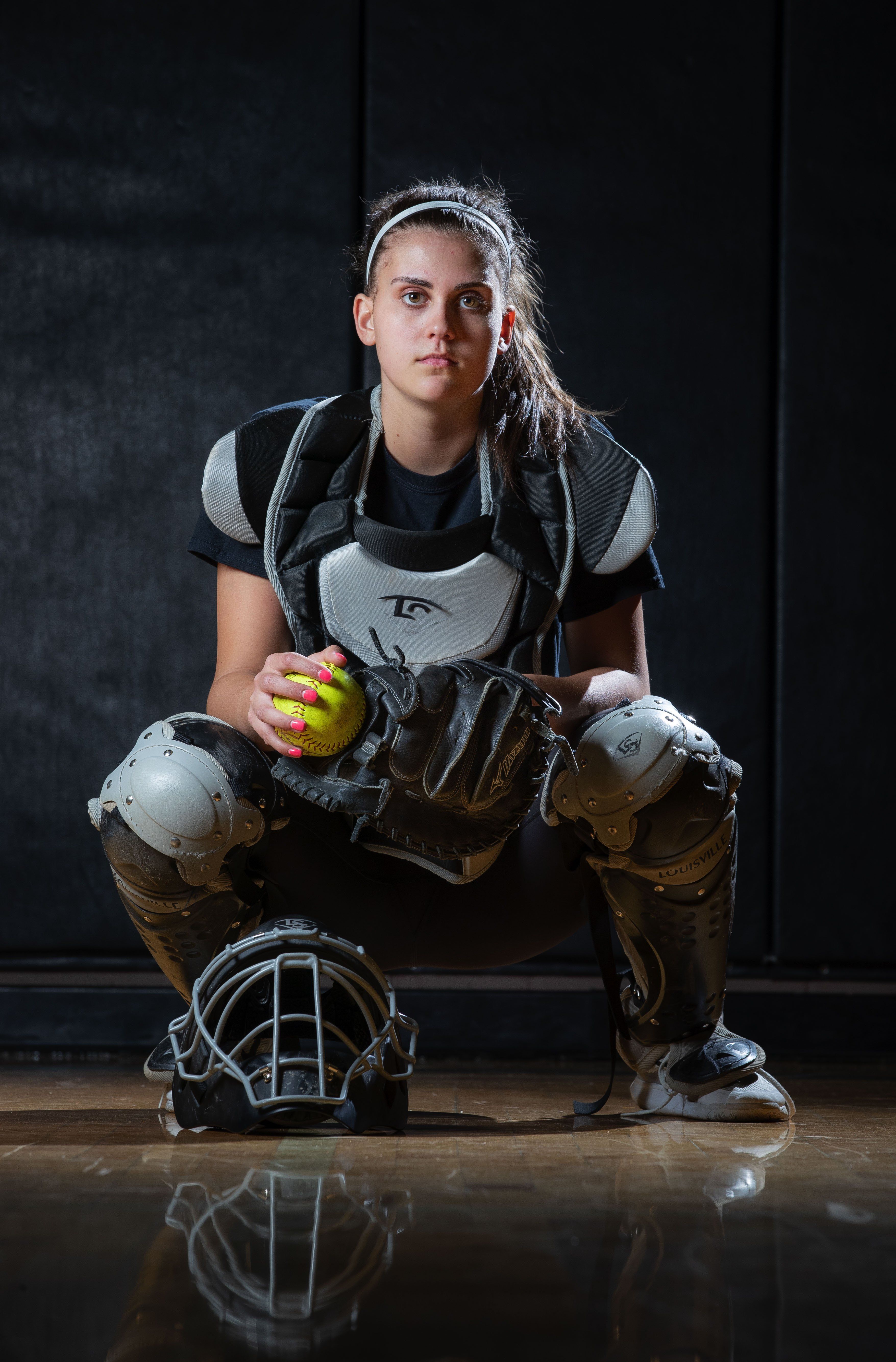 softball picture poses balls in the air｜TikTok Search