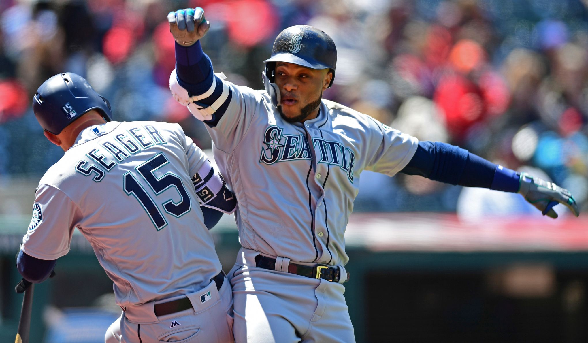 Kyle Seager's brilliant play at third base saved James Paxton's no