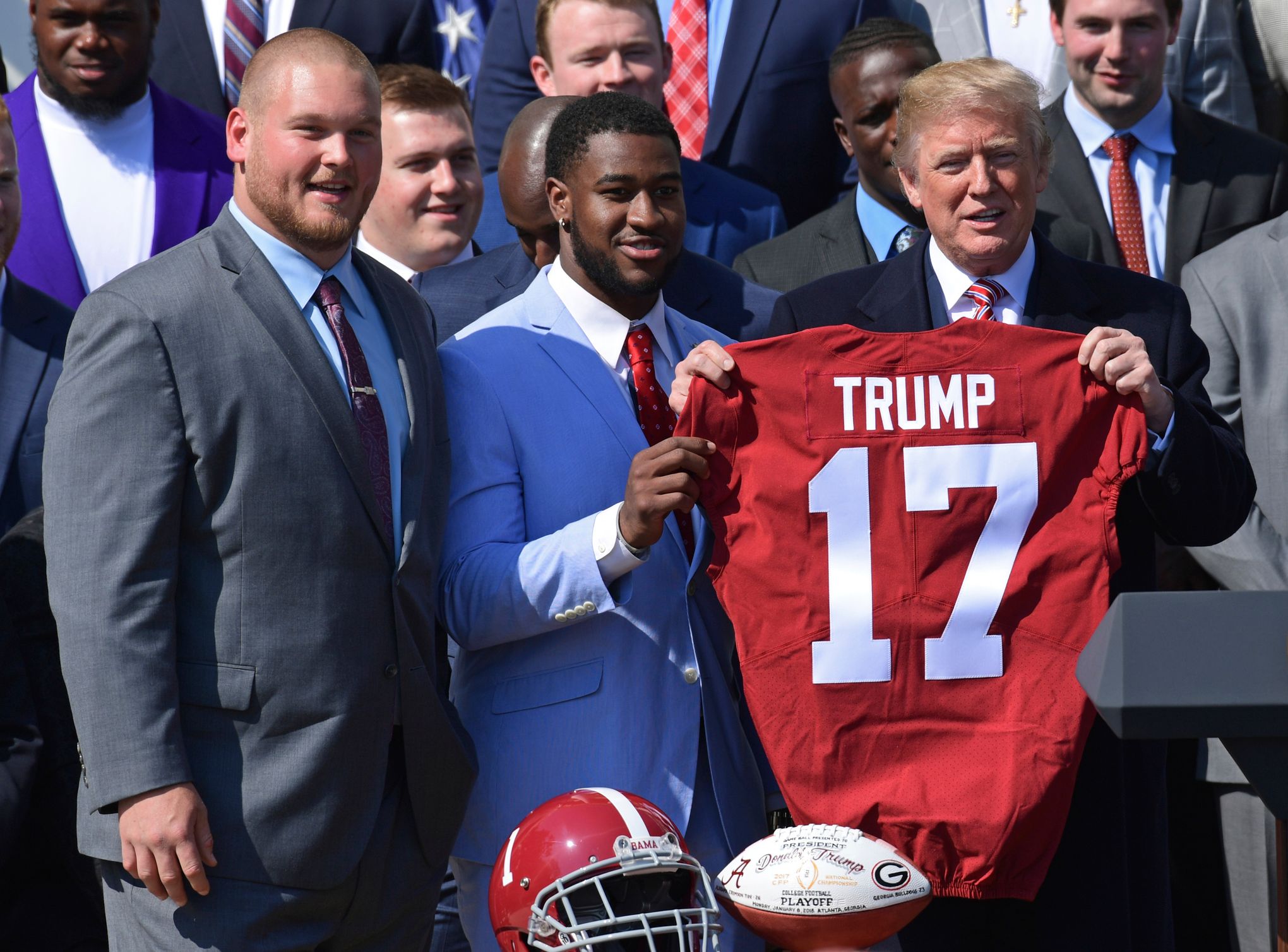 President Trump welcomes Alabama Crimson Tide, NCAA football champs, to  White House - CBS News