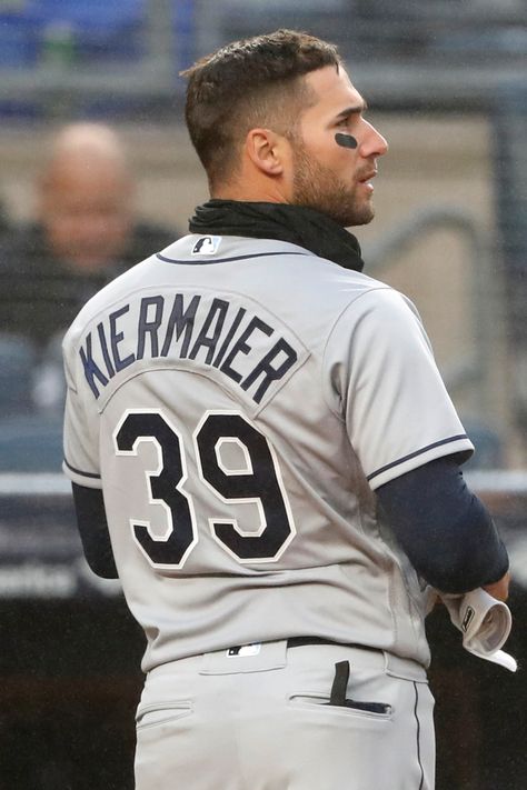 Kevin Kiermaier doesn't go through with bizarre Vaseline-coating