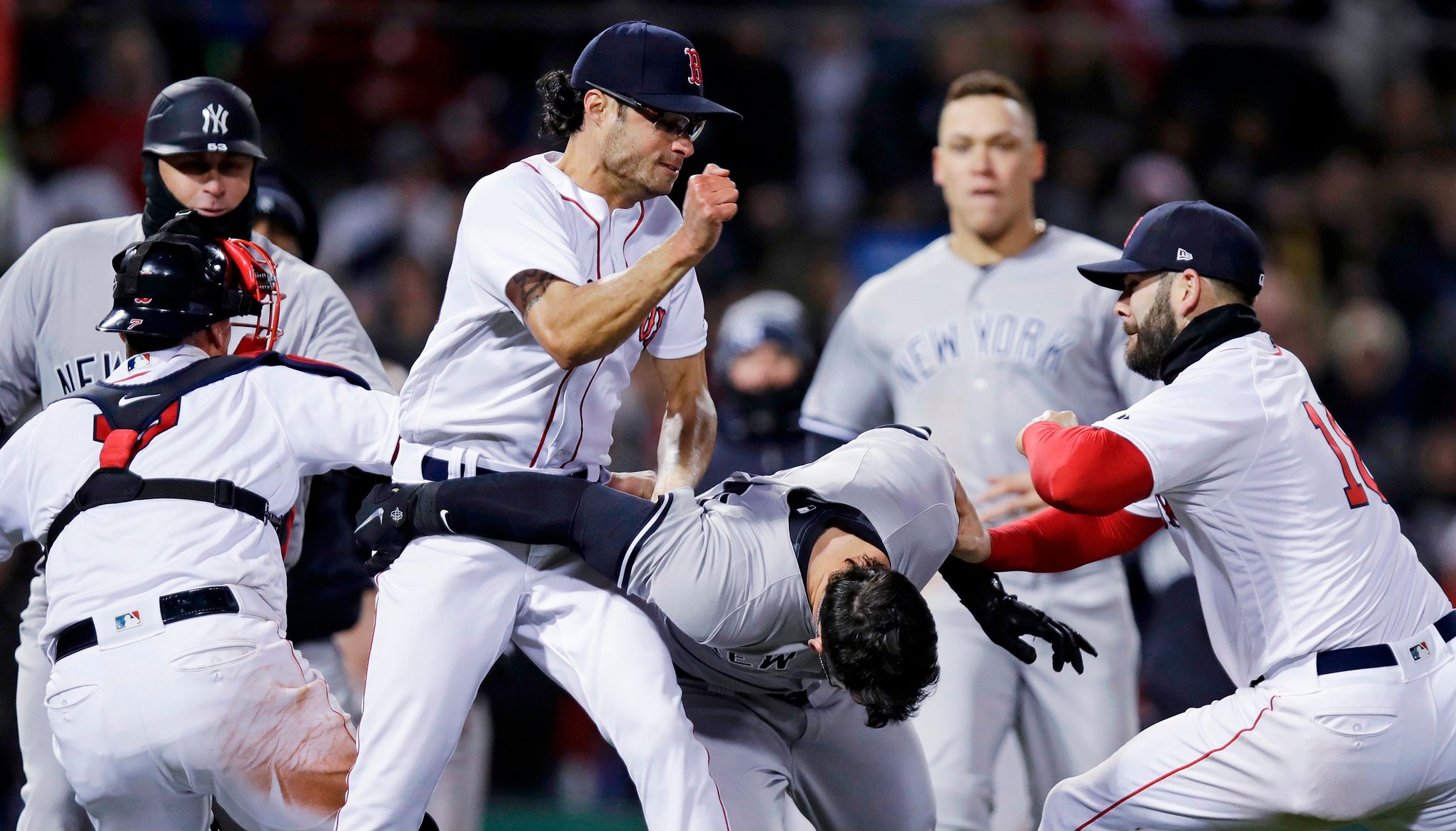 NY Yankees, Red Sox brawl as Joe Kelly throws at Tyler Austin