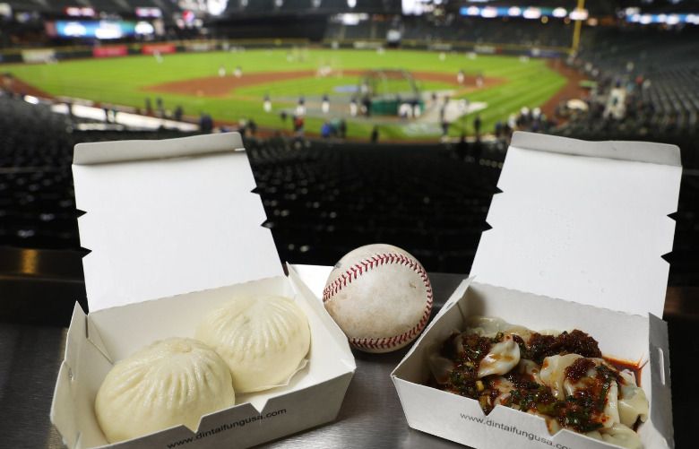 Beer vendor brews up fun at Astros' spring ballpark