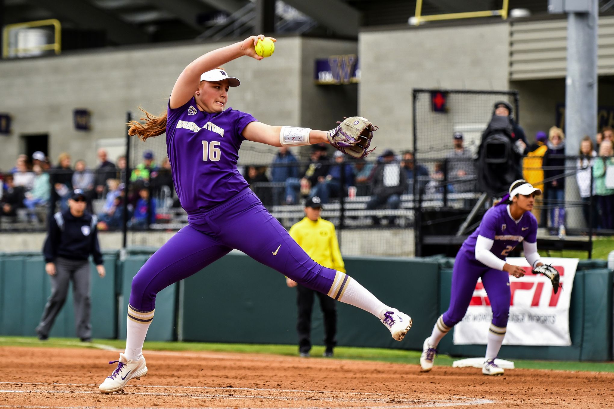 Oregon baseball drops out of polls after being swept by Washington, Sports