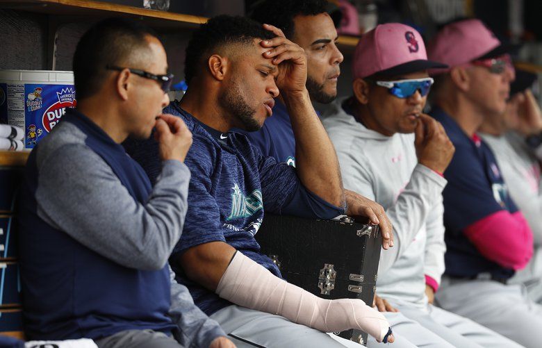 Mariners fall 5-4 to Tigers, lose Cano to fractured hand - The