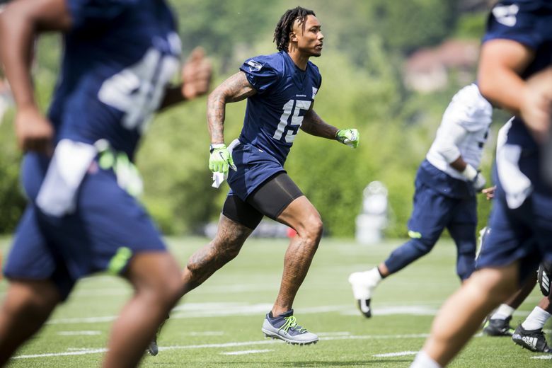 Seahawks careful not to 'overdo it early' with WR Brandon Marshall