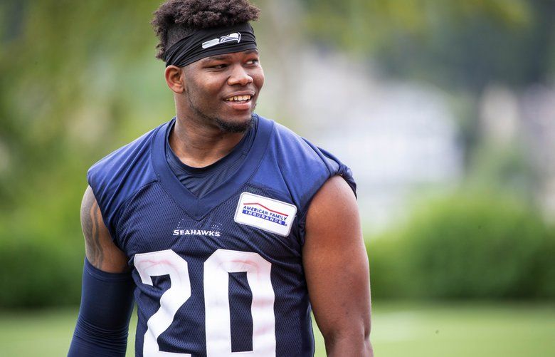 Report: Seahawks running back Rashaad Penny has hand injury, broken finger  - NBC Sports