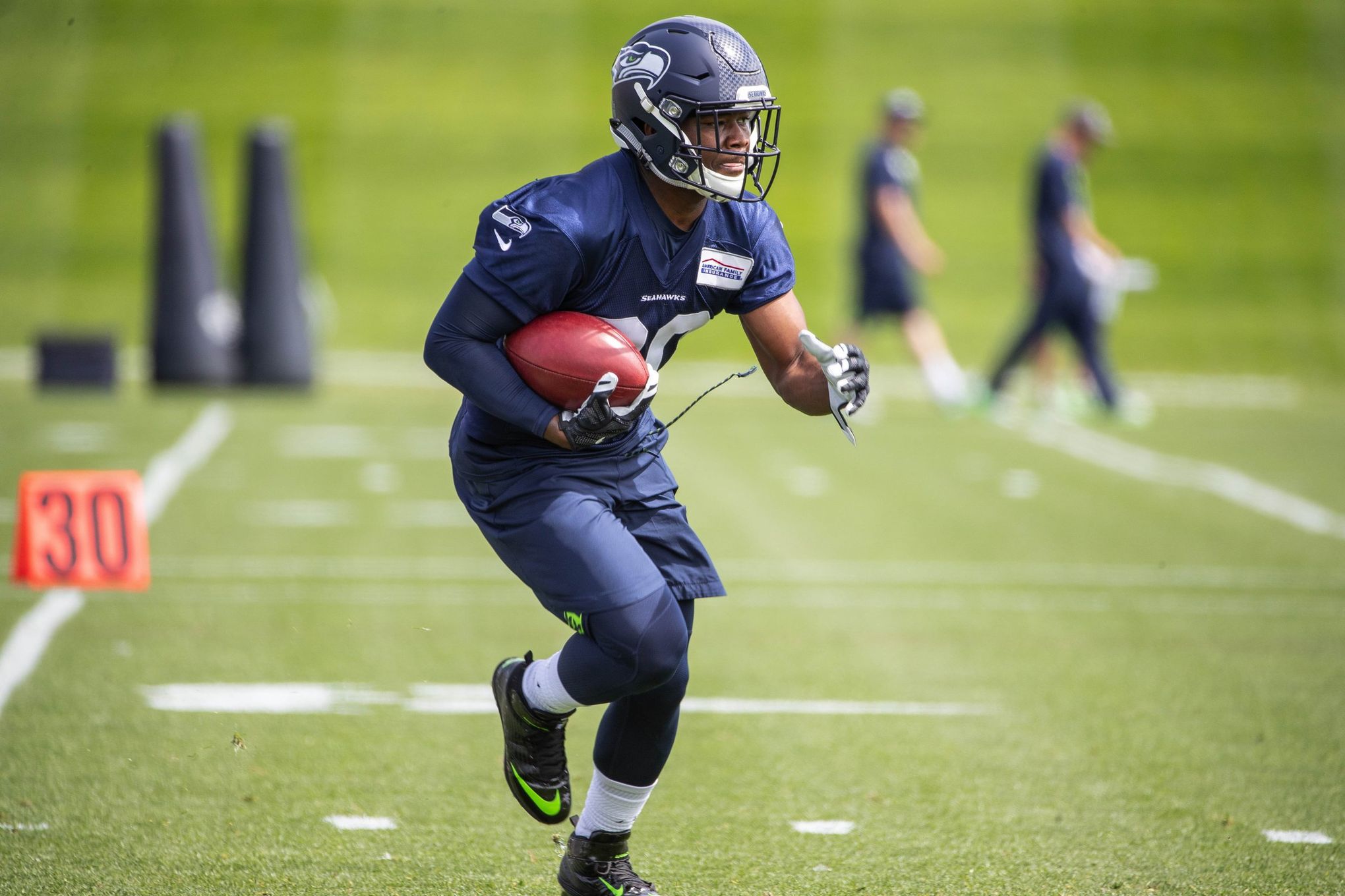 In Peak Condition, Seahawks RB Rashaad Penny Carrying 'Big Chip On  Shoulder' - Sports Illustrated Seattle Seahawks News, Analysis and More