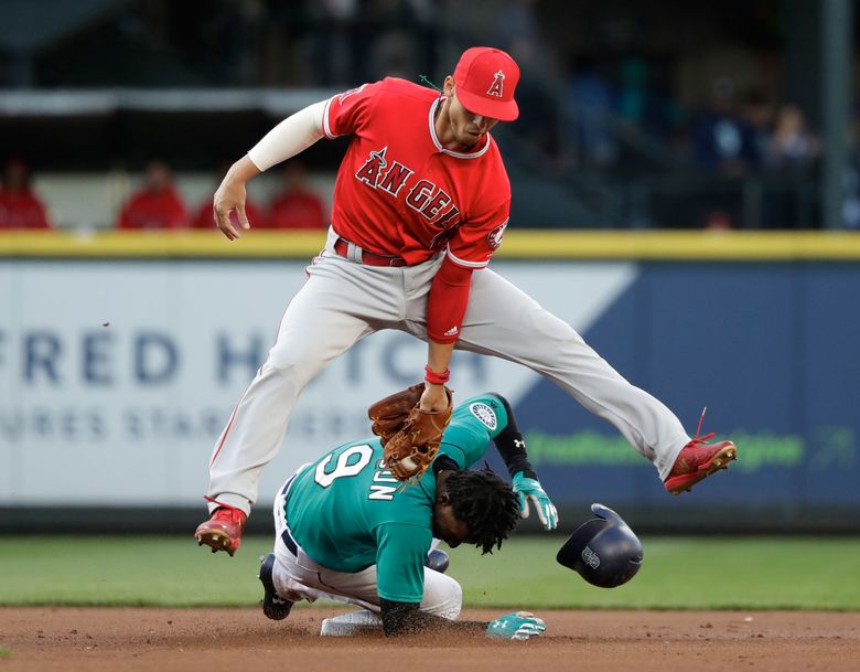 Calhoun, Pujols hit 2 HRs eeach as Angels beat Mariners 10-3