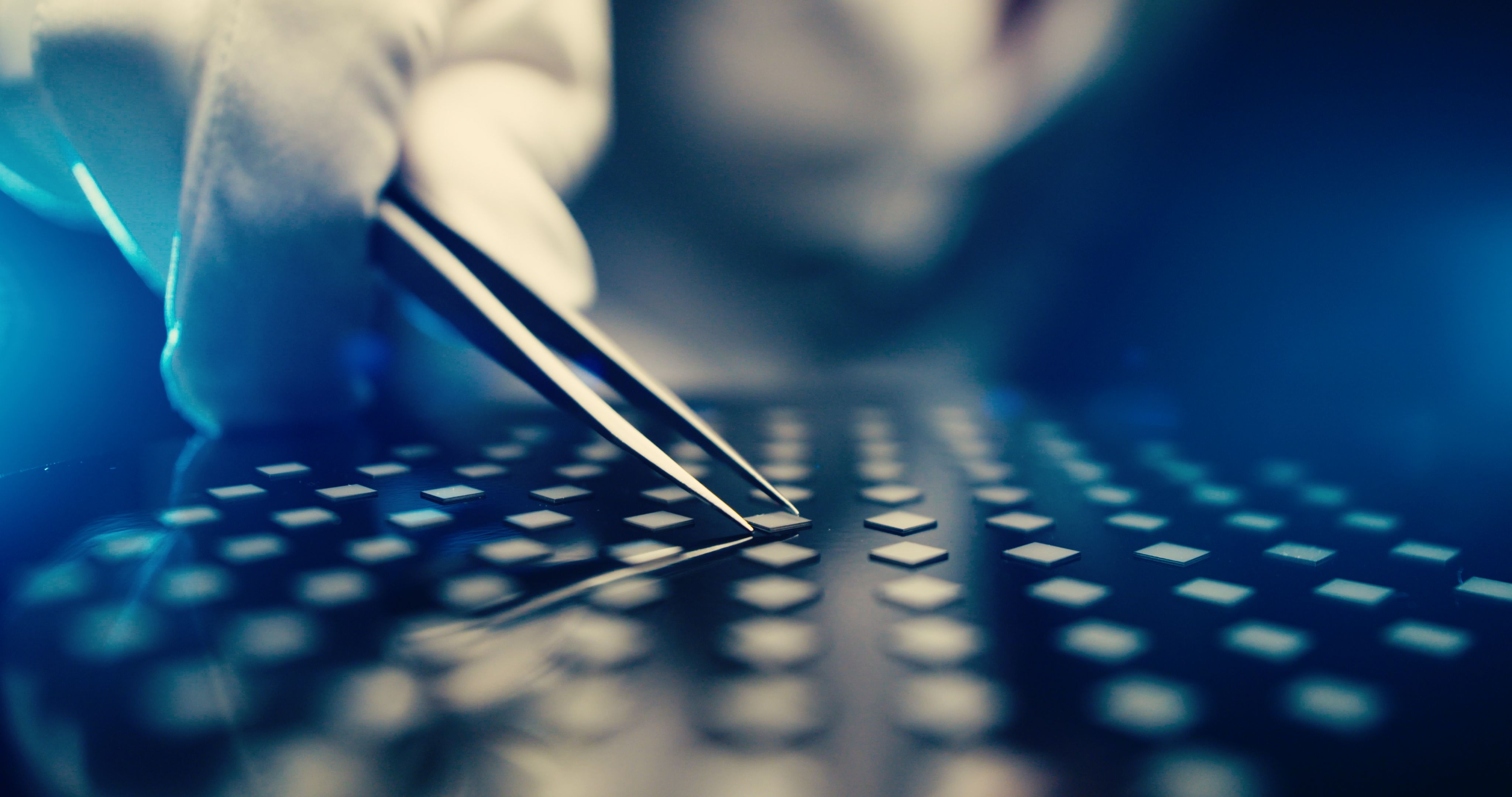De Beers sees new sparkle in synthetic diamonds to be manufactured