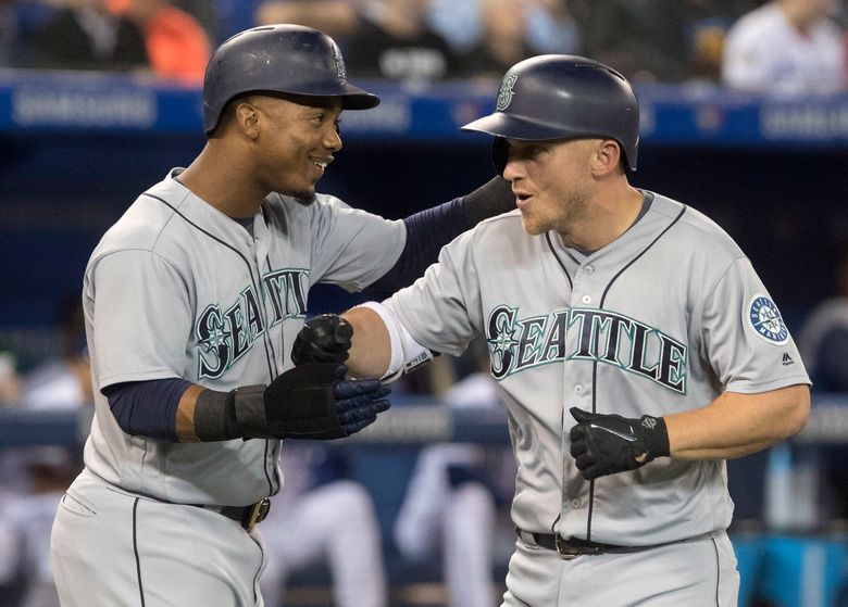 Kyle Seager leads bash as Mariners bury Blue Jays, 9-3