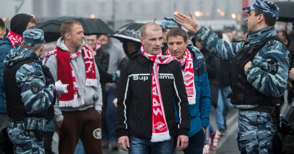 File:Hooligans of Spartak Moscow 1.jpg - Wikipedia