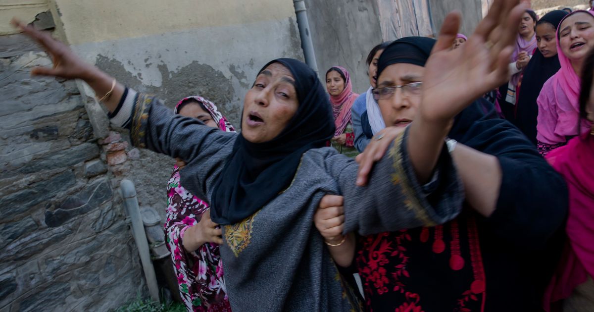 Police say suspected rebels fatally shoot 3 men in Kashmir | The ...