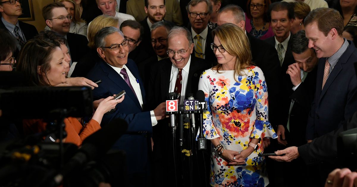 Connecticut lawmakers vote to pass bipartisan budget deal | The Seattle ...