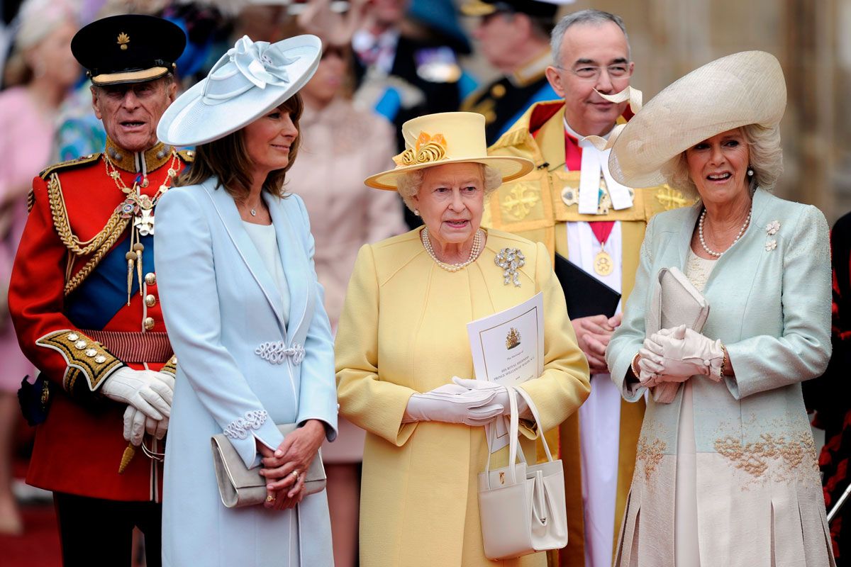 Do you wear 2024 fascinators to weddings