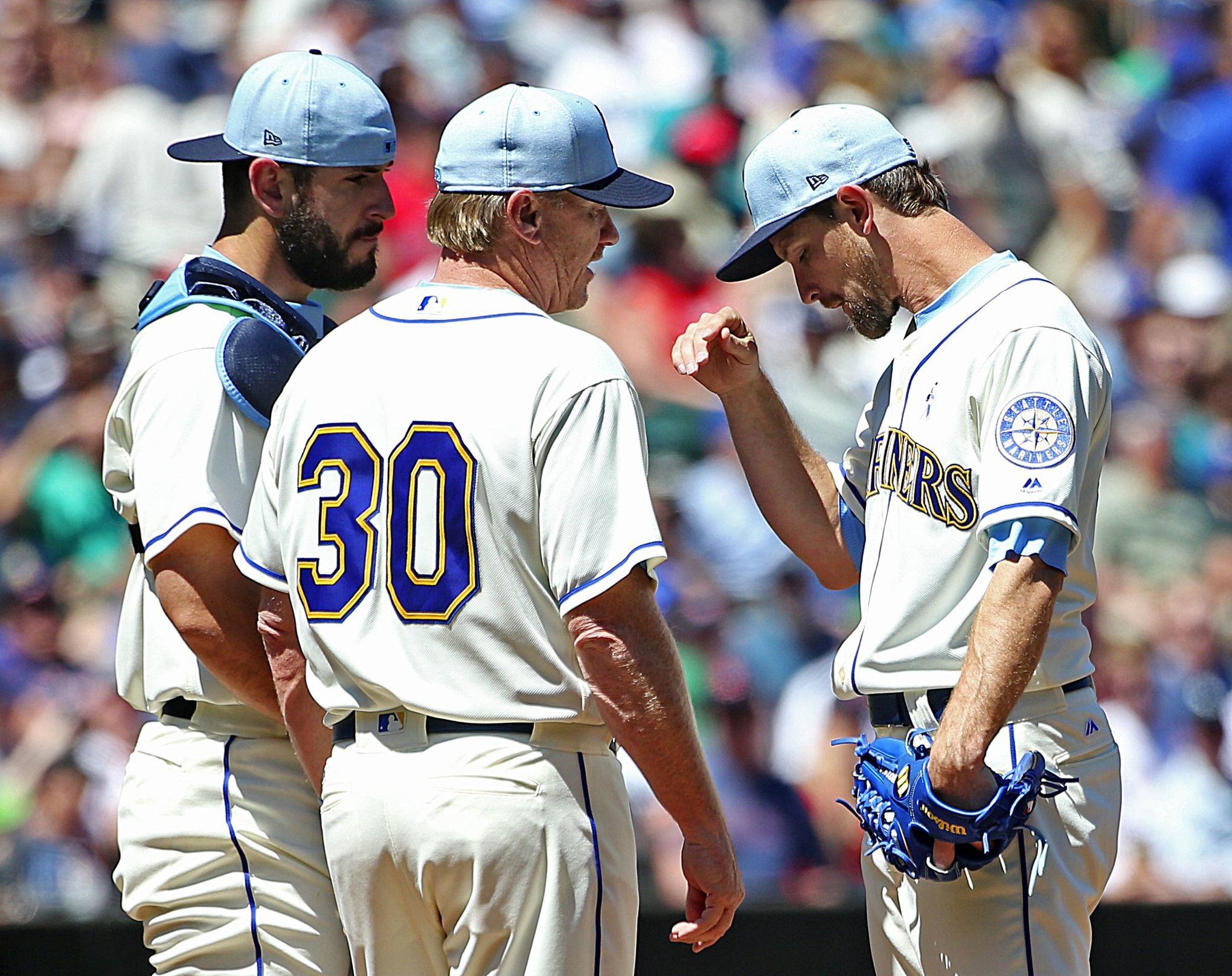 Seattle Mariners on X: MARINERS WIN! 😉 Mike Leake goes six strong as the  Mariners take game three vs. the Red Sox on a gorgeous night at  @TMobilePark. FINAL: 6-5. #TrueToTheBlue  /