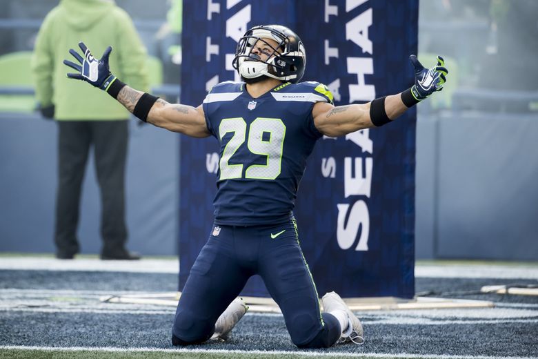 Seattle Seahawks free safety Earl Thomas ends holdout