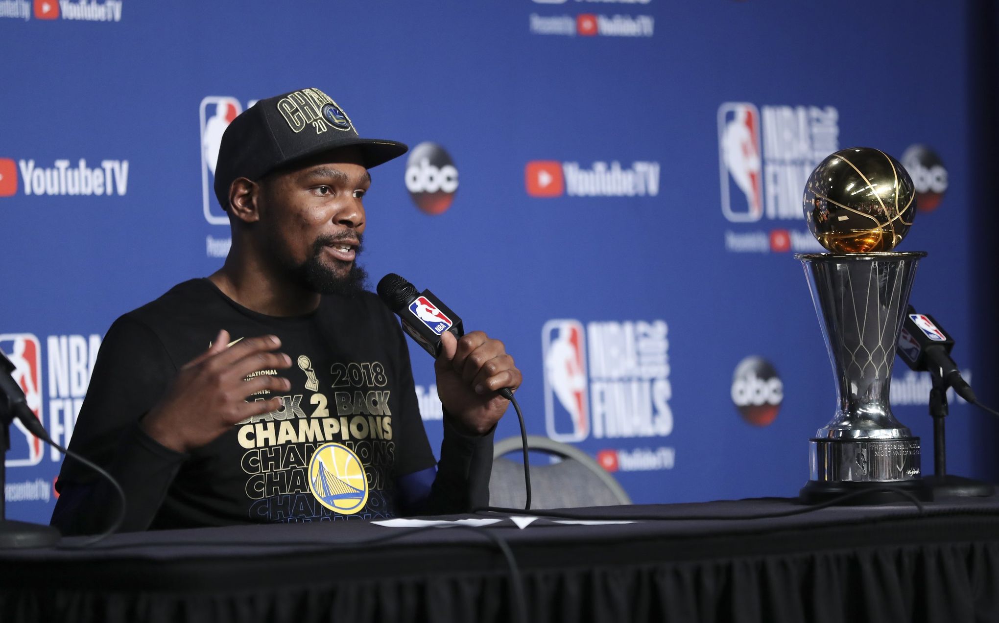 Kevin Durant can get a massive payday and keep winning titles