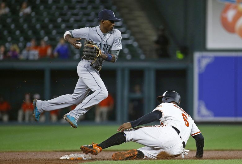 Former Ranger Chris Davis hits historic 50th home run