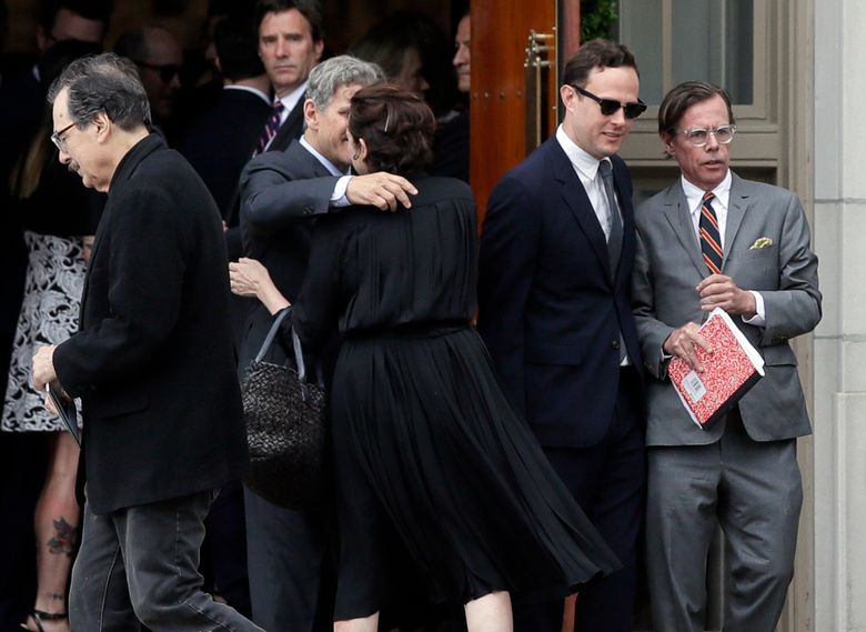 Hundreds attend funeral for fashion designer Kate Spade | The Seattle Times