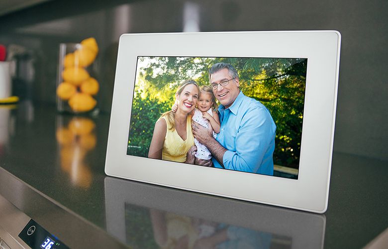 PhotoSpring digital frame keeps your photos organized and easy to share